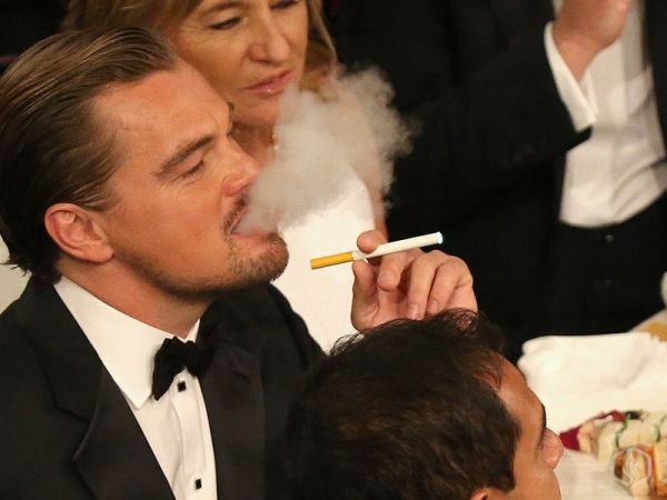 E-cigs make their appearance at the golden globes Image