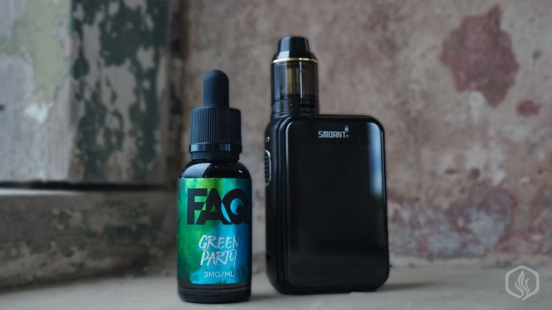 Smoant Charon TS 218 with liquid