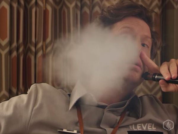 Celebrity Anders Holm vaping an Aspire K4 in Neflix's 'Game Over, Man!' Image